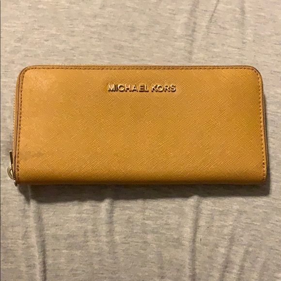 Michael Kors Wallet - Picture 1 of 3